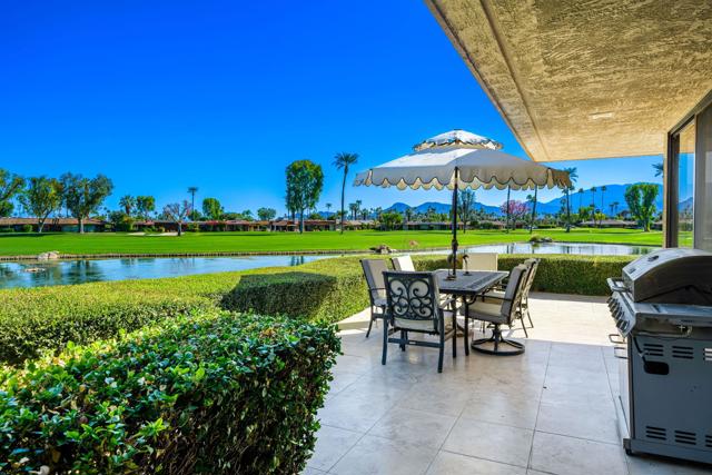 9 Rutgers Court, Rancho Mirage CA: https://media.crmls.org/mediaz/5bee3649-1555-4ddf-8924-03233efce9ec.jpg