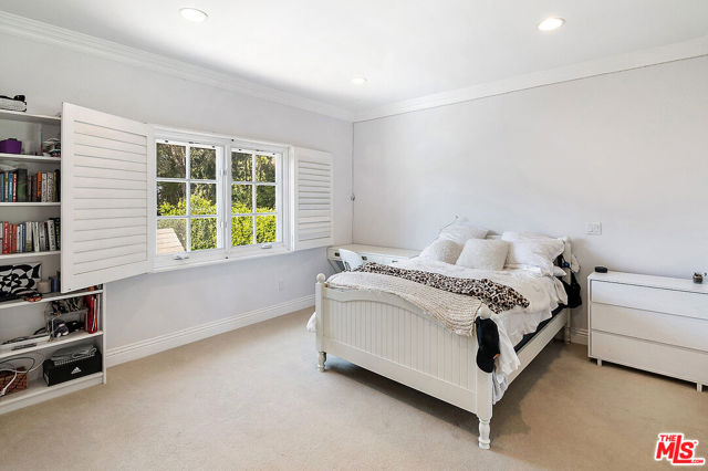 969 S Carmelina Avenue, Los Angeles CA: https://media.crmls.org/mediaz/5bee3bfa-ab8c-4d61-ac38-dbacc7a88930.jpg