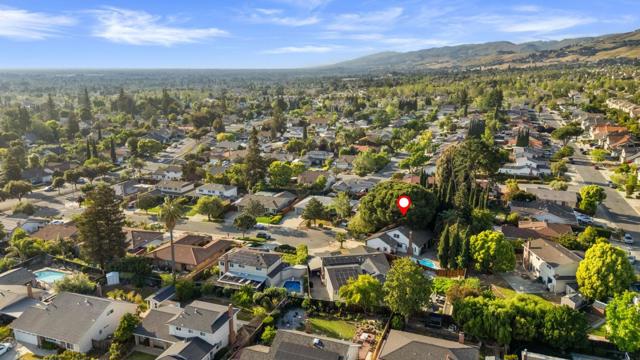 3157 Valmaine Court, San Jose CA: https://media.crmls.org/mediaz/5beea44b-8b16-4294-ad02-2007b3173aba.jpg