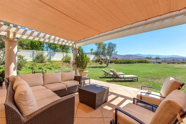 671 Via Maggiore, Chula Vista CA: https://media.crmls.org/mediaz/5beebdc7-2c69-4949-82ff-e6db28a1be76.jpg