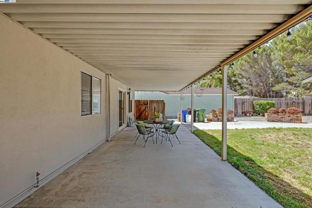 36055 Easterday Way, Fremont CA: https://media.crmls.org/mediaz/5bef1844-3ec0-4574-8b91-a5b617b1b270.jpg