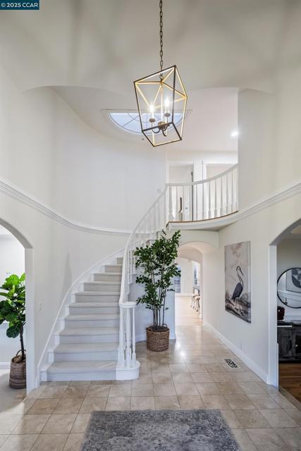 75 Donald Drive, Orinda CA: https://media.crmls.org/mediaz/5bef766a-4052-4764-bb2f-0282ba5ad656.jpg