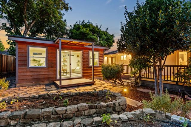 934 Hickory Way, Fremont CA: https://media.crmls.org/mediaz/5befa6cb-1b05-4387-b07f-23d24b12b31b.jpg
