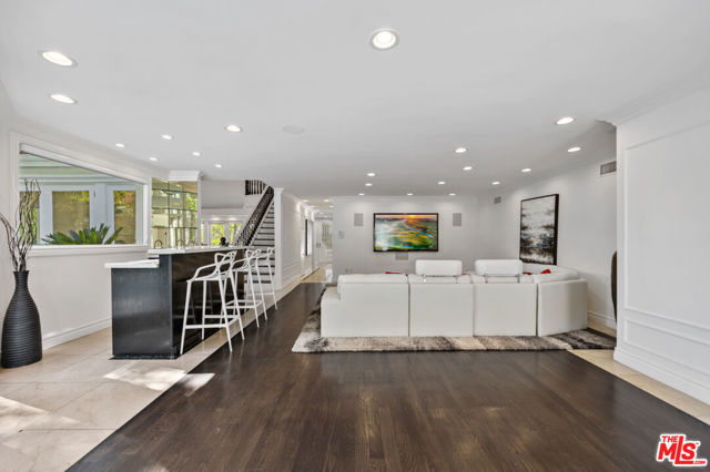 16221 Elisa Place, Encino CA: https://media.crmls.org/mediaz/5bf036a2-0b3d-4f21-b903-f618f463b4d1.jpg