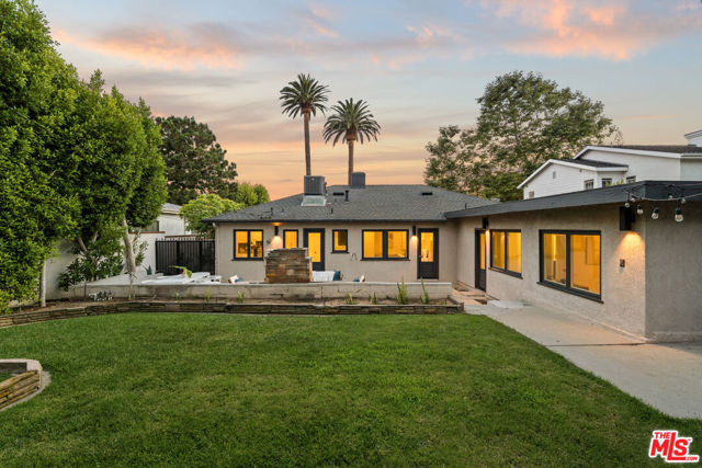 5821 W 75TH Street, Los Angeles CA: https://media.crmls.org/mediaz/5bf0d0d0-4fd1-4469-b21c-7d48007c046f.jpg