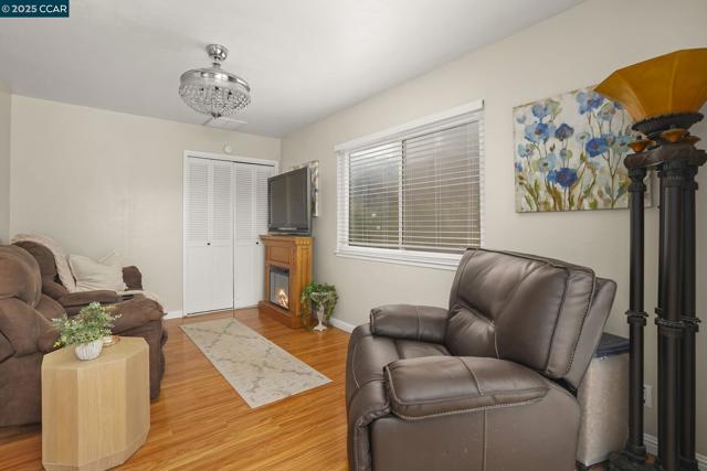 Image 9 of 33 For 2279 Saint George Dr