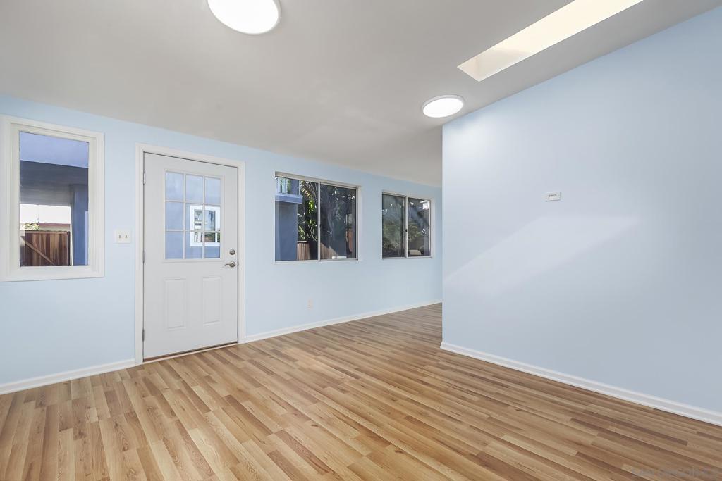 MLS #250045943SD image #30