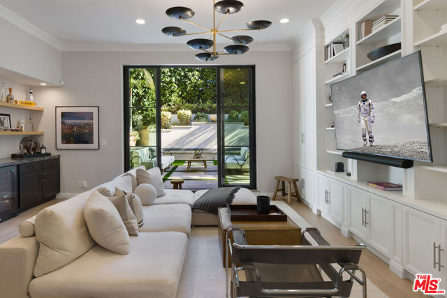 13439 Java Drive, Los Angeles CA: https://media.crmls.org/mediaz/5bf27475-6880-4b94-91a8-4e810466bf85.jpg