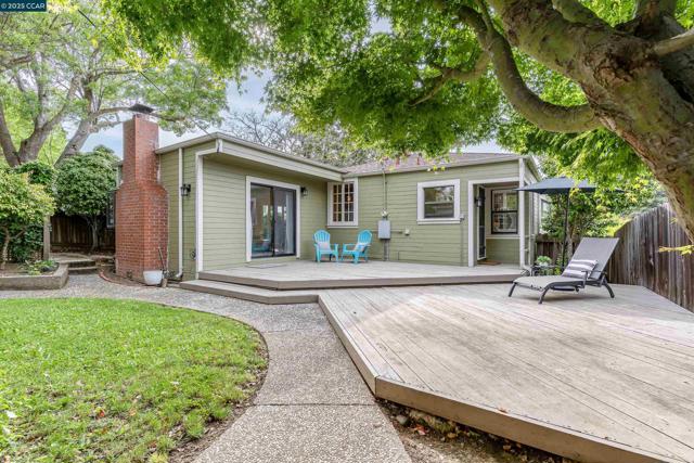 6 View St, Vallejo CA: https://media.crmls.org/mediaz/5bf2a803-b1ac-4d03-809f-0ed8c5868269.jpg