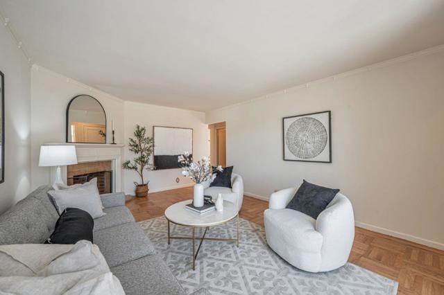 319 Sweeny Street, San Francisco CA: https://media.crmls.org/mediaz/5bf2e7cd-ea6b-4dc0-93d8-bba106382083.jpg