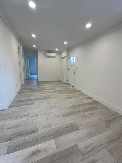 4617 19 Del Monte Ave, San Diego CA: https://media.crmls.org/mediaz/5bf30d2d-9944-4443-93cf-cafd35d64c44.jpg