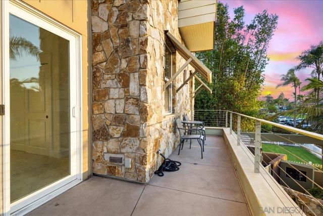 411 Orange Ave, Coronado CA: https://media.crmls.org/mediaz/5bf31c88-0f50-40f2-92b7-e30679f48cd6.jpg
