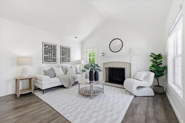 1019 Riverton Drive, San Carlos CA: https://media.crmls.org/mediaz/5bf3553a-9f06-4d21-aac0-b05438a37205.jpg