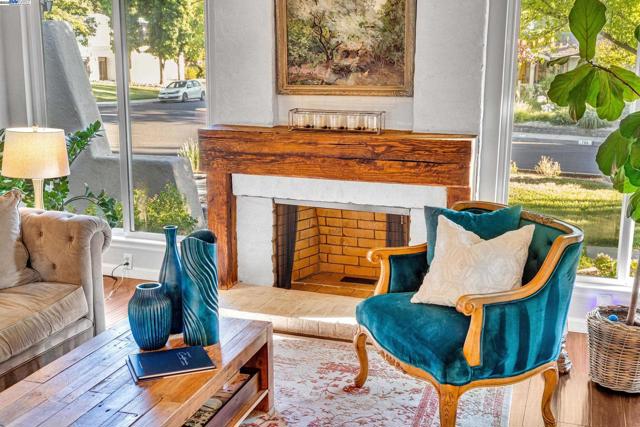 786 Bonita Ave, Pleasanton CA: https://media.crmls.org/mediaz/5bf456ee-1fc0-4931-be2a-3d12a59e7e0a.jpg