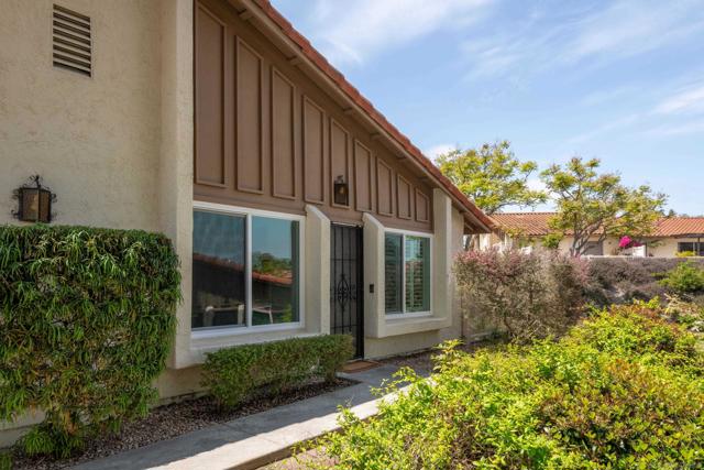 1829 Forestdale Dr, Encinitas CA: https://media.crmls.org/mediaz/5bf49c79-9807-44c3-a333-493a40ddb9e4.jpg