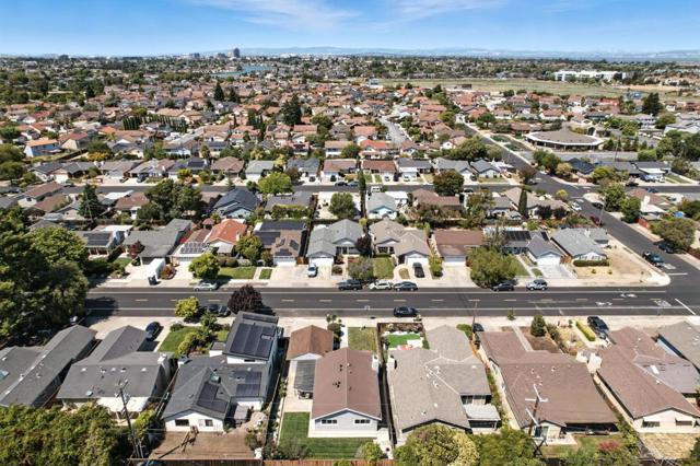 417 Hiller Street, Belmont CA: https://media.crmls.org/mediaz/5bf4c2e8-1416-4c6b-81cd-41393fbf861f.jpg