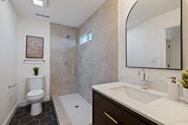 4501 Alice Way, Union City CA: https://media.crmls.org/mediaz/5bf4fb5a-71fb-4928-913c-e0c4cf18b671.jpg