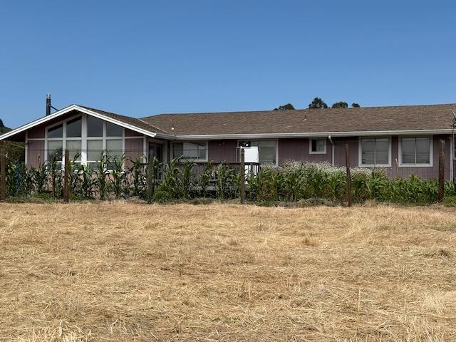 5677 Cloverdale Road, Pescadero CA: https://media.crmls.org/mediaz/5bf565a6-0feb-4fe1-8062-8c60f0282239.jpg