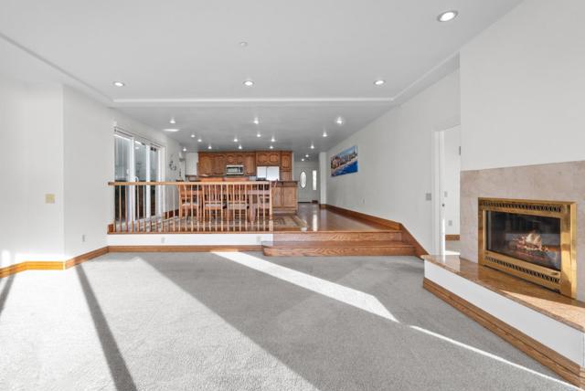 1148 E Cliff Drive, Santa Cruz CA: https://media.crmls.org/mediaz/5bf571a5-af9c-496f-93a1-4448ff0d225e.jpg