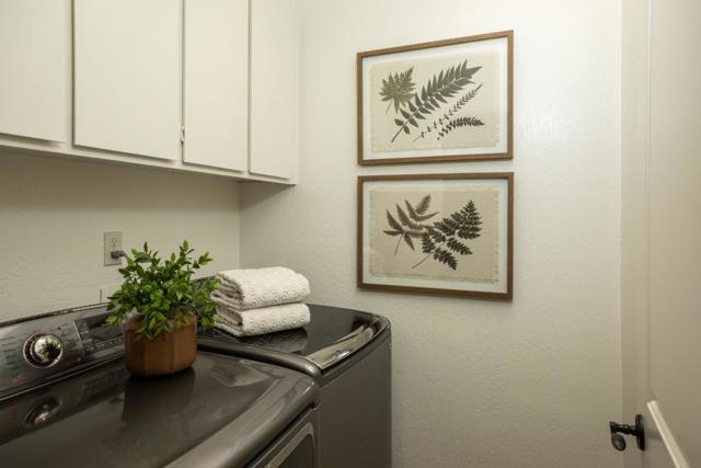 4 Bay Tree Lane, Los Altos CA: https://media.crmls.org/mediaz/5bf58a82-527b-437c-a920-d3bffb8760c9.jpg
