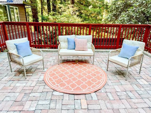 21401 Santa Clara Ave, Monte Rio CA: https://media.crmls.org/mediaz/5bf5978c-89da-4ba6-8bb3-02b8d9878275.jpg