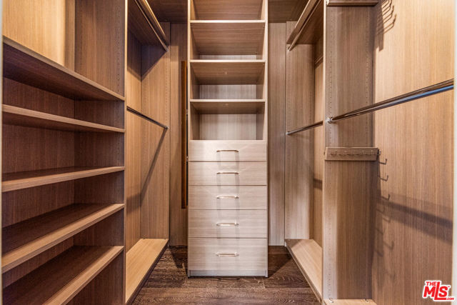 Drew Fenton | 3170 KINGS Court Los Angeles CA | MLS: 7365327 Drew Fenton | 3170 KINGS Court Los Angeles CA | MLS: 7365327