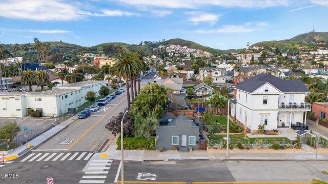 Detail Gallery Image 13 of 78 For 809 E Front St, Ventura,  CA 93001 - 3 Beds | 3 Baths