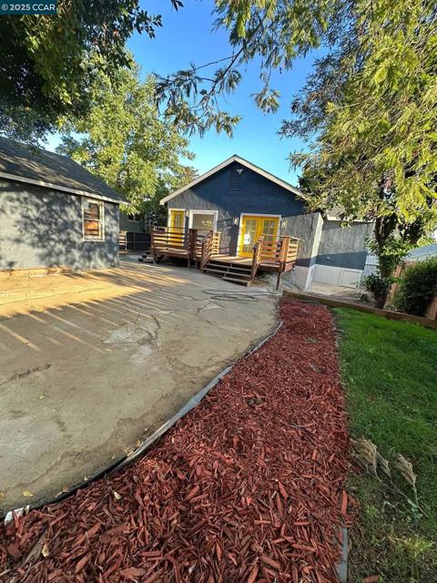 314 Washington St, Vallejo CA: https://media.crmls.org/mediaz/5bf5d6a2-17b9-4f00-a4ed-b1ea7f8c24ef.jpg