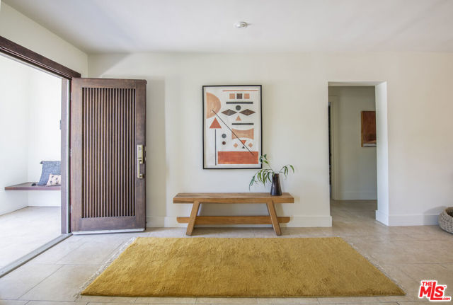 4947 Varna Avenue, Sherman Oaks CA: https://media.crmls.org/mediaz/5bf6171c-4597-4bb9-87d7-6707ddee9ef8.jpg