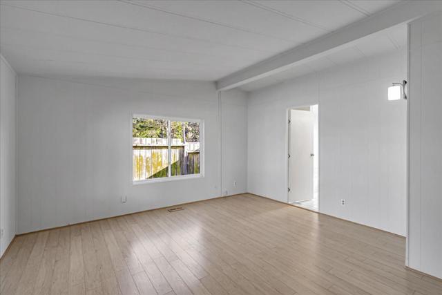 22 Canada Cove Avenue, Half Moon Bay CA: https://media.crmls.org/mediaz/5bf675ba-8c01-4d73-839d-4303563c6202.jpg