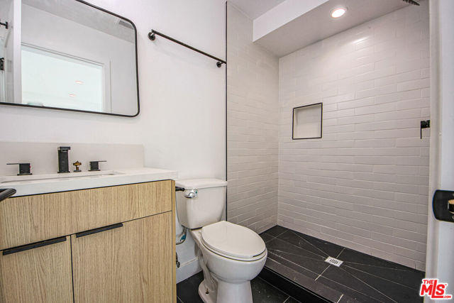 5709 Auckland Avenue, North Hollywood CA: https://media.crmls.org/mediaz/5bf6cffc-fa1b-4961-a1cc-495ac1391b17.jpg