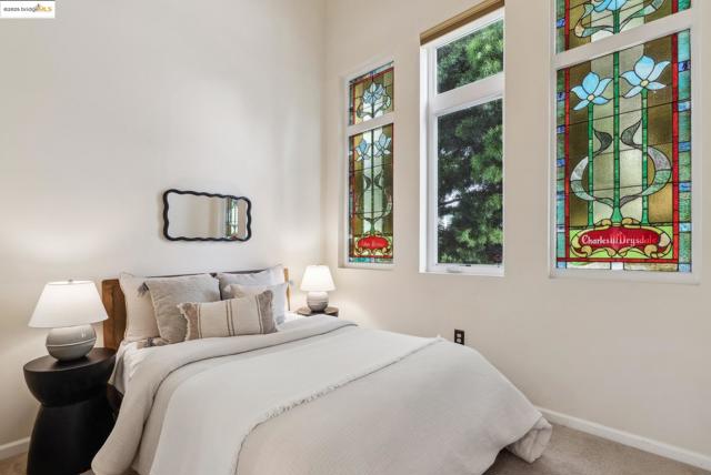 6300 Shattuck Ave, Oakland CA: https://media.crmls.org/mediaz/5bf86154-afd1-48dd-a426-dd2d3b135dc7.jpg