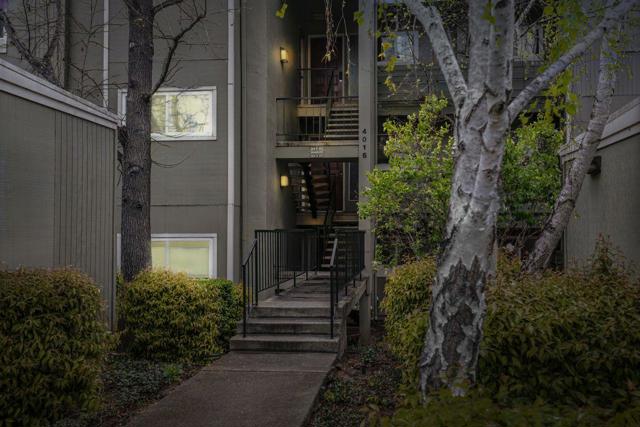 4016 Farm Hill Boulevard, Redwood City CA: https://media.crmls.org/mediaz/5bf8f233-8750-44fe-955c-2cbb32527301.jpg