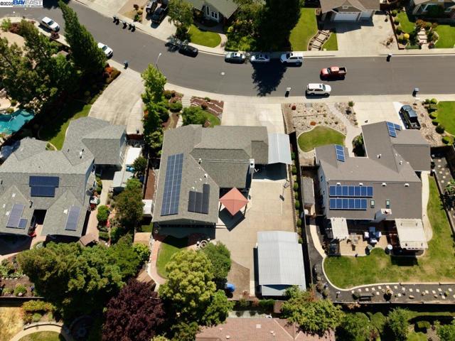 335 Beverly St, Livermore CA: https://media.crmls.org/mediaz/5bf928ba-940c-4119-9b50-deb96dab24e3.jpg