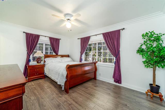 37621 Glenmoor Dr, Fremont CA: https://media.crmls.org/mediaz/5bfa0b49-69a6-4a58-94b8-16f05d622225.jpg