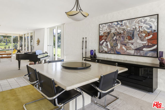 6 Cody Court, Rancho Mirage CA: https://media.crmls.org/mediaz/5bfa1cdb-a8e3-4ffb-91d0-6aff4d3a12cb.jpg