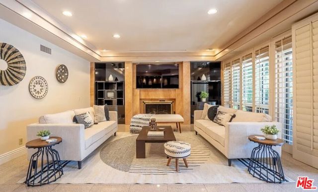 10214 Candleberry Lane, Northridge CA: https://media.crmls.org/mediaz/5bfa72fe-e020-40c3-9f74-a84604af0026.jpg