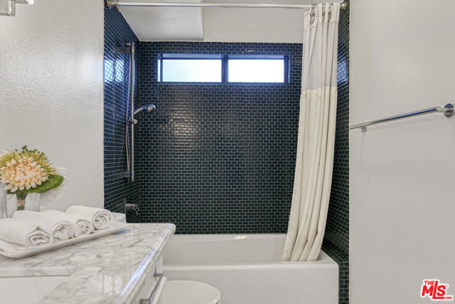 858 12th Street, Santa Monica CA: https://media.crmls.org/mediaz/5bfb241a-7875-4847-8975-aab9ae7dc9d6.jpg