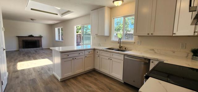 1458 Adams Street, Salinas CA: https://media.crmls.org/mediaz/5bfb71a0-025c-48ae-bf7b-e64c7214384f.jpg