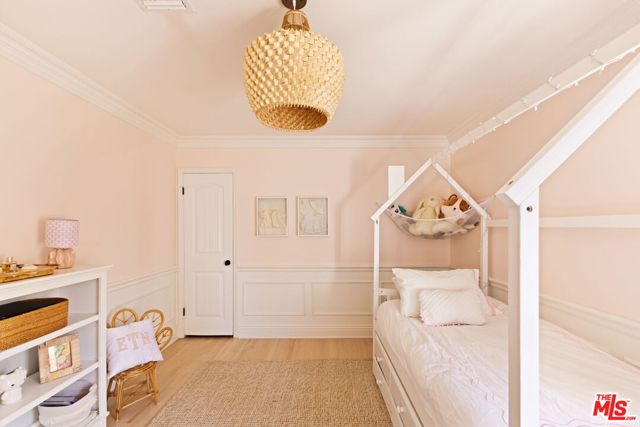 13128 Hartsook Street, Sherman Oaks CA: https://media.crmls.org/mediaz/5bfbb604-7992-4b64-8e29-7eab096e7cf5.jpg