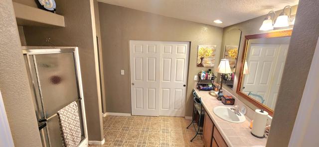 Large En-Suite