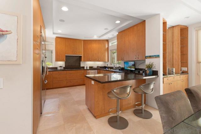 3328 Crown Point, San Diego CA: https://media.crmls.org/mediaz/5bfd252f-ee52-43fa-b74d-e254140d3d27.jpg