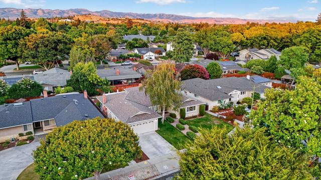 2522 Lambert Lane, San Jose CA: https://media.crmls.org/mediaz/5bfd2aca-34a6-4b98-bf2d-b76fb521fec1.jpg
