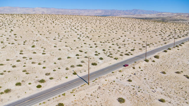 5 .50 Varner Road, Cathedral City CA: https://media.crmls.org/mediaz/5bfddad4-570c-45c1-925c-cea704962ac5.jpg