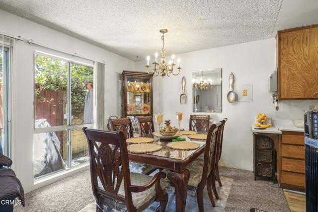 1401 Glenwood Drive, Oxnard CA: https://media.crmls.org/mediaz/5bfdff2e-88b8-43fb-993e-c43fe22b0c34.jpg