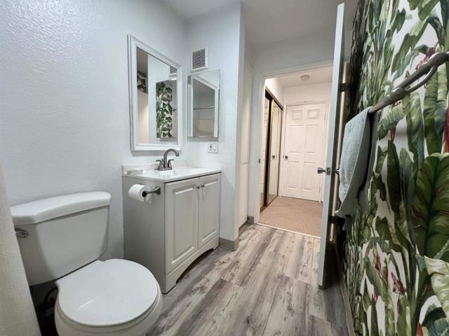 Detail Gallery Image 4 of 6 For 6255 Rancho Mission Rd #208,  San Diego,  CA 92108 - 1 Beds | 1 Baths