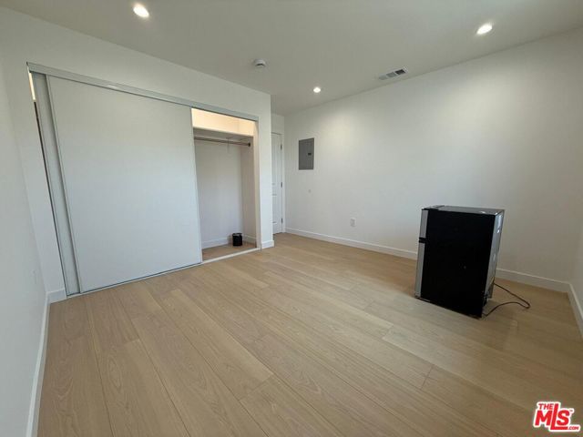 5759 1/2 Lemp Avenue, North Hollywood CA: https://media.crmls.org/mediaz/5bff2e23-c1a6-44d0-95d2-5254ce07c29a.jpg