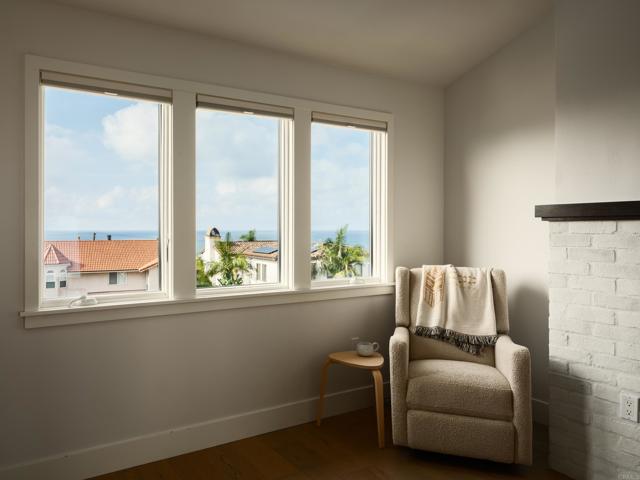 1011 Devonshire Drive, San Diego CA: https://media.crmls.org/mediaz/5bfff791-5224-4884-bab9-bac28e8bfbcb.jpg