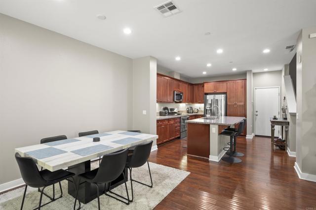 7508 EAGLE Drive, Santee CA: https://media.crmls.org/mediaz/5c00f15a-fdbc-4b42-807f-79b983bec98e.jpg