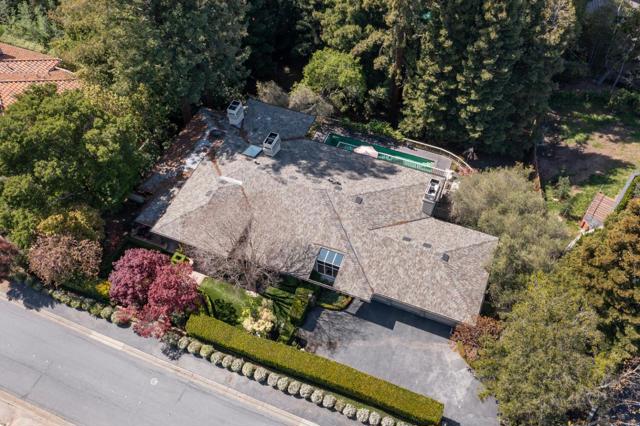 1162 Barroilhet Drive, Hillsborough CA: https://media.crmls.org/mediaz/5c015c59-c98f-4594-9922-99565122ef78.jpg